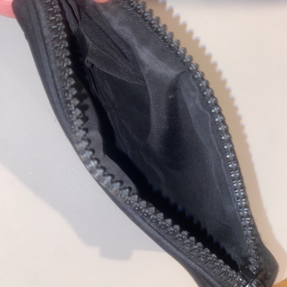 CHANEL Elegant Black Zip‎ Neoprene Pouch/Make-up bag - Picture 4 of 5